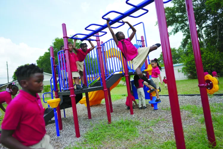 How to help your kids make friends at a new school